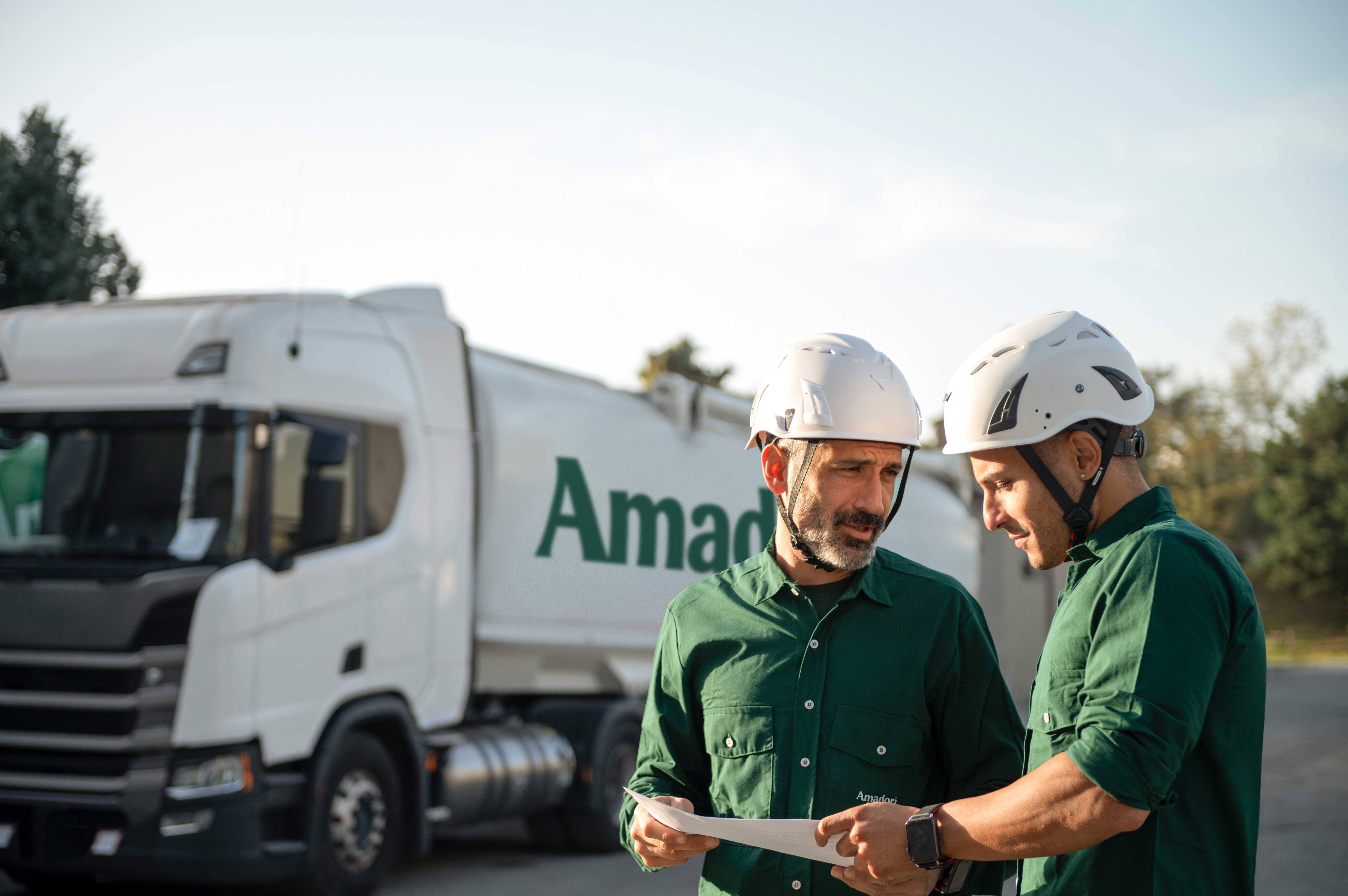 Amadori2022_people_truck